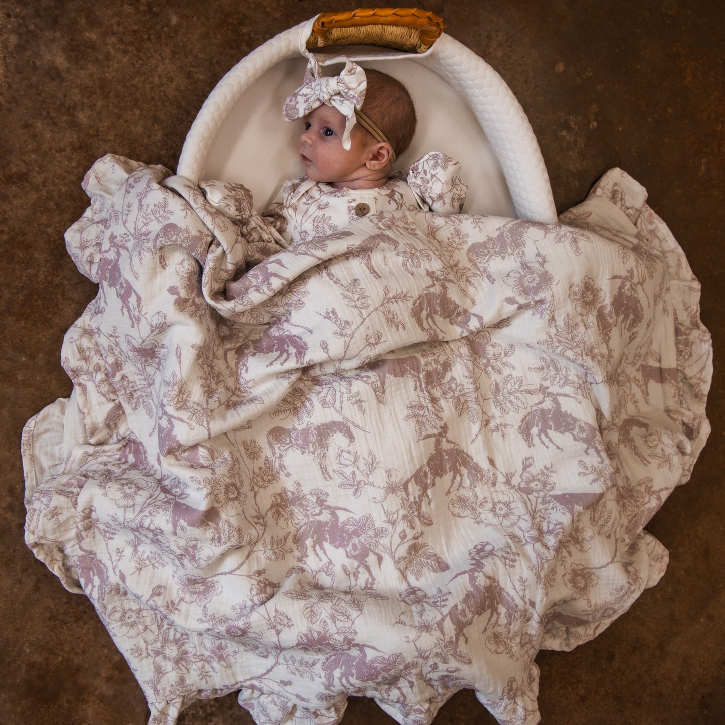 Western Daydream Rose Cotton Muslin Blanket with Scalloped Edges