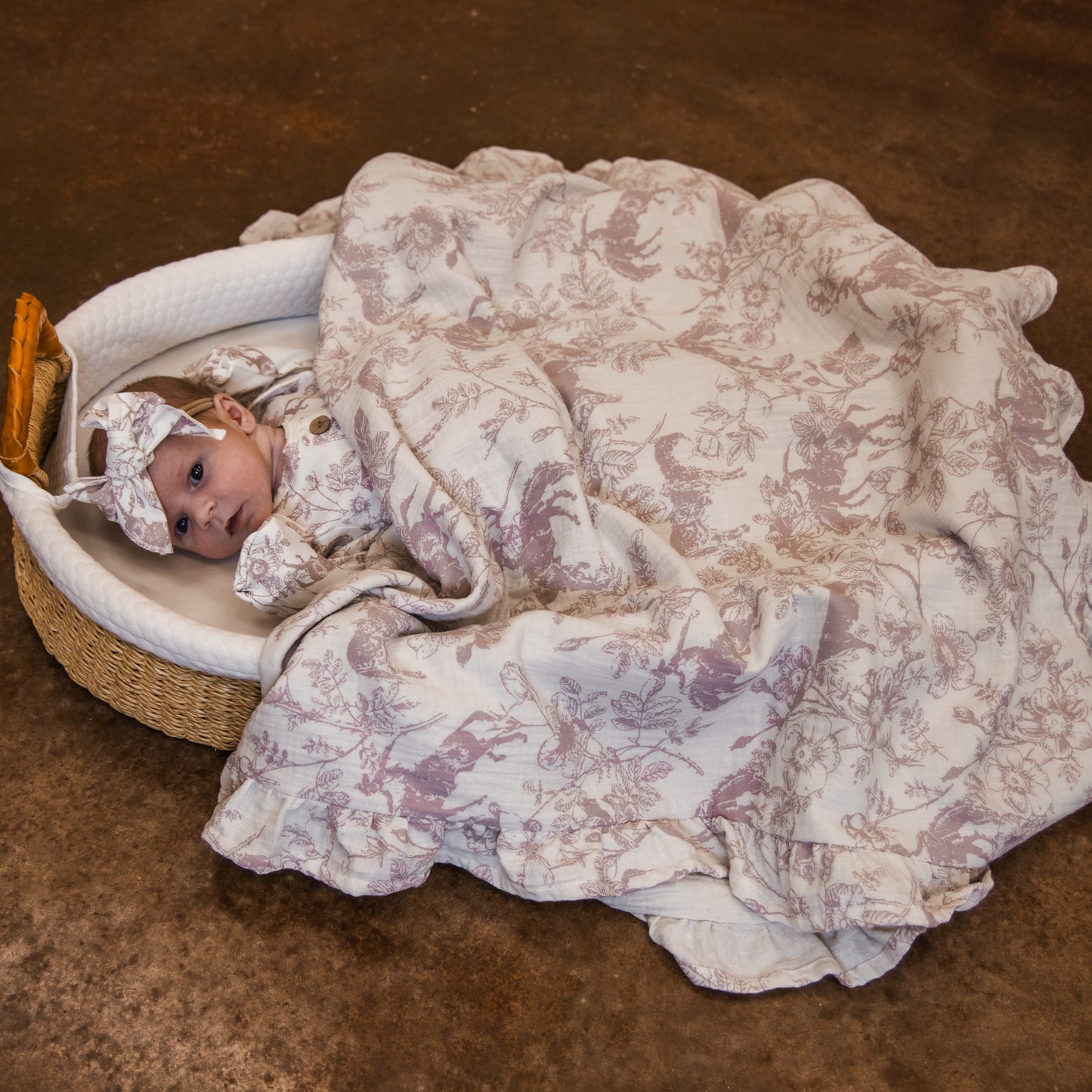 Western Daydream Rose Cotton Muslin Blanket with Scalloped Edges