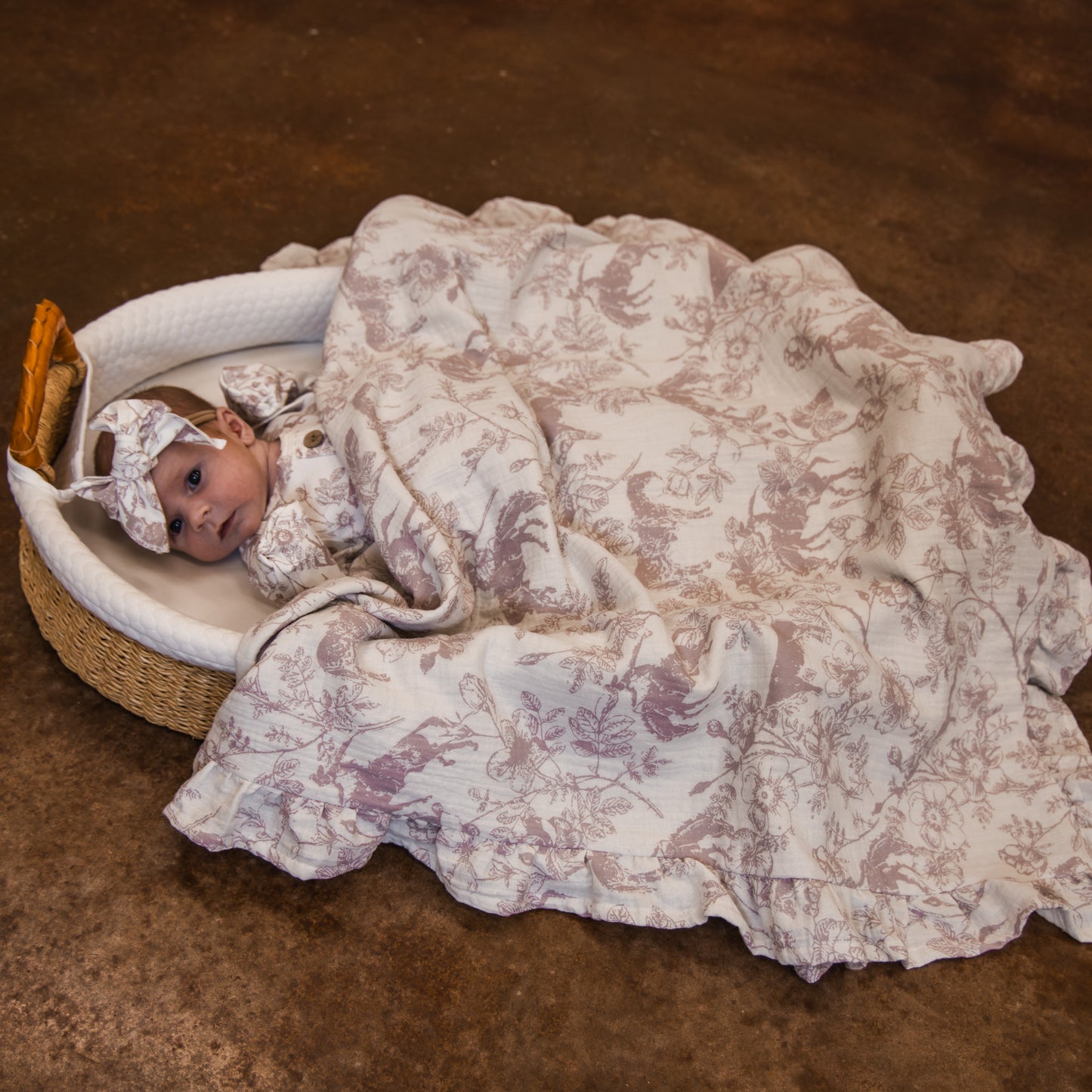 Western Daydream Rose Cotton Muslin Blanket with Scalloped Edges