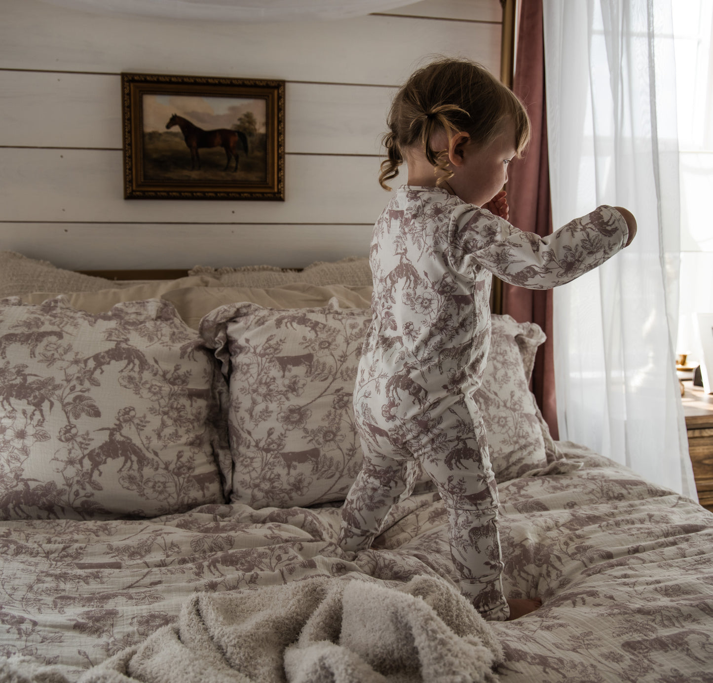 Western Daydream Rose Folding Feet Jammies