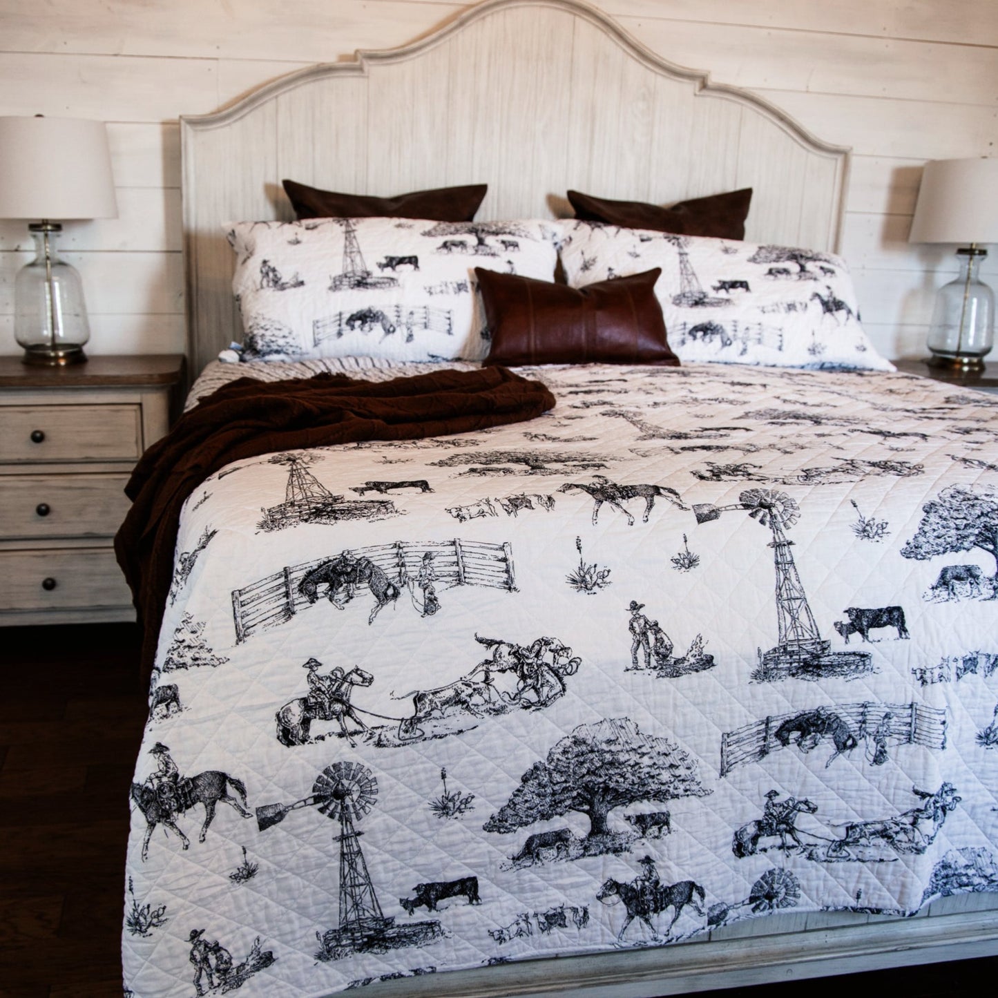 Heaven on Earth Reversible Quilt Set
